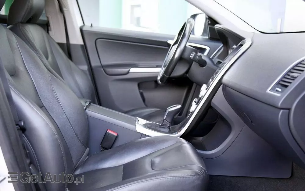 VOLVO XC 60 T6 AWD Drive-E Summum