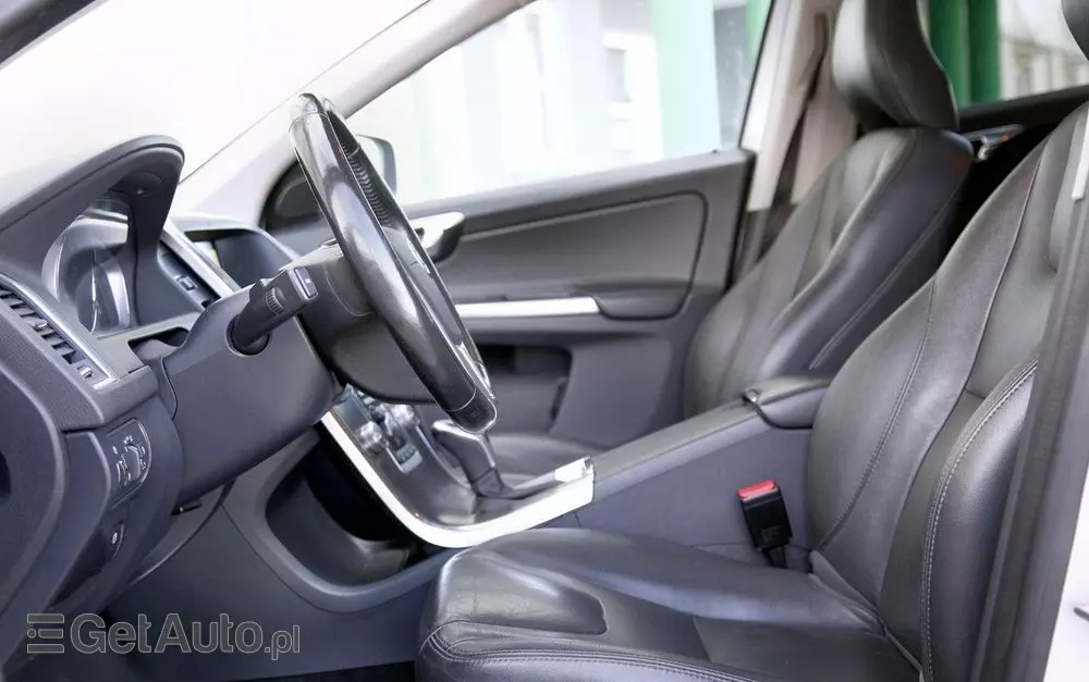 VOLVO XC 60 T6 AWD Drive-E Summum