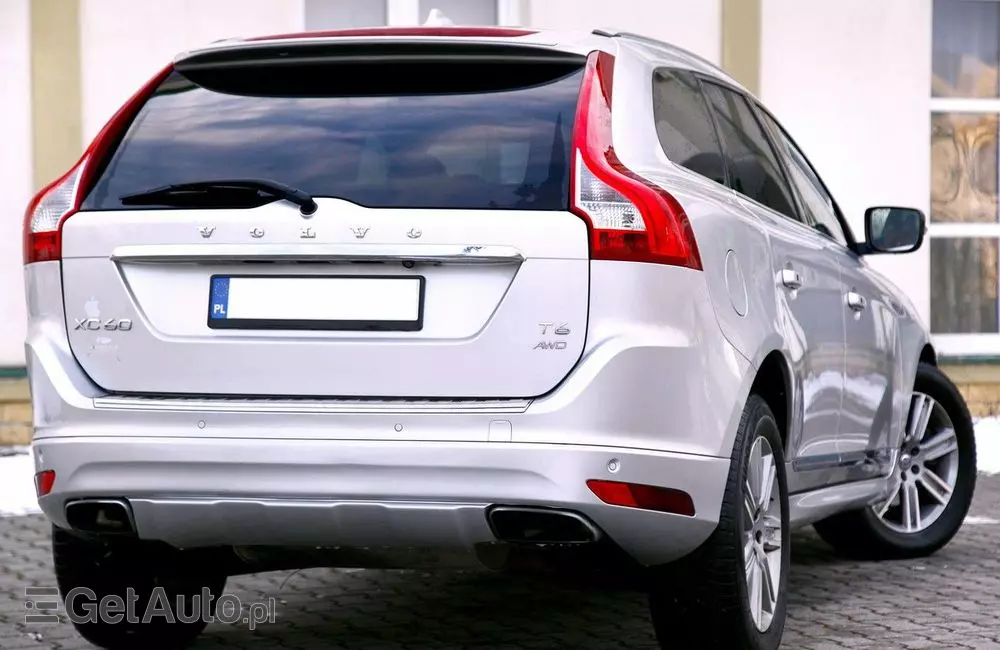 VOLVO XC 60 T6 AWD Drive-E Summum