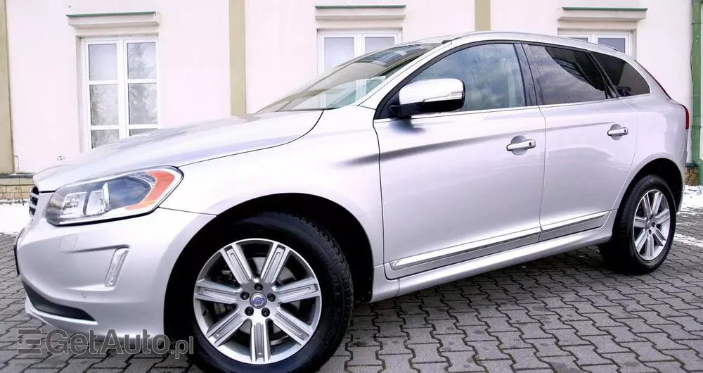 VOLVO XC 60 T6 AWD Drive-E Summum