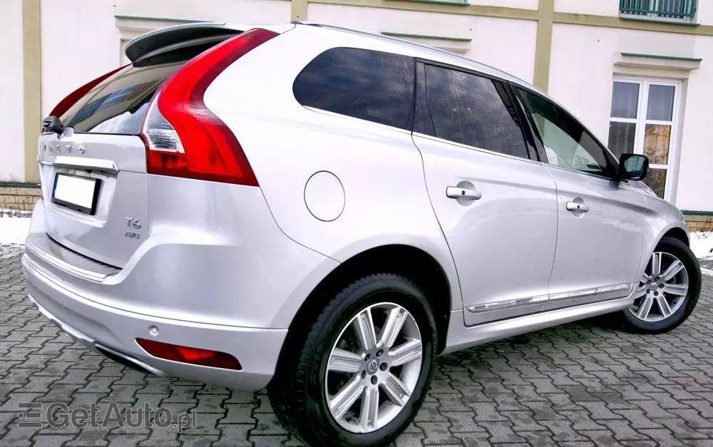 VOLVO XC 60 T6 AWD Drive-E Summum