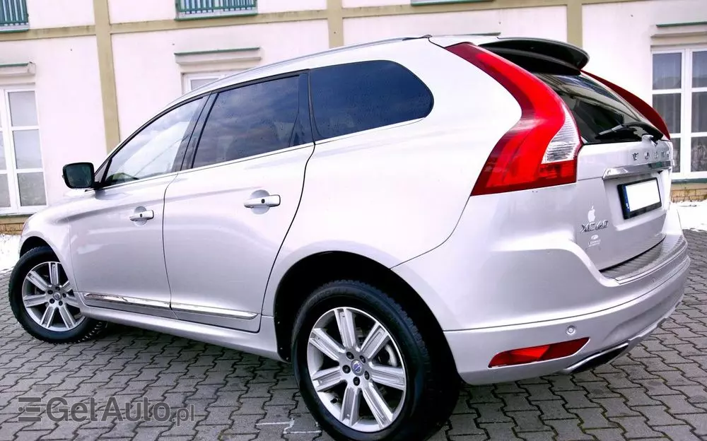 VOLVO XC 60 T6 AWD Drive-E Summum