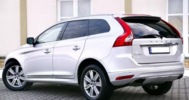 VOLVO XC 60 T6 AWD Drive-E Summum