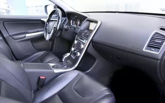 VOLVO XC 60 T6 AWD Drive-E Summum