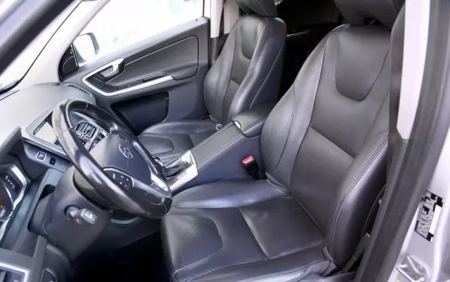 VOLVO XC 60 T6 AWD Drive-E Summum