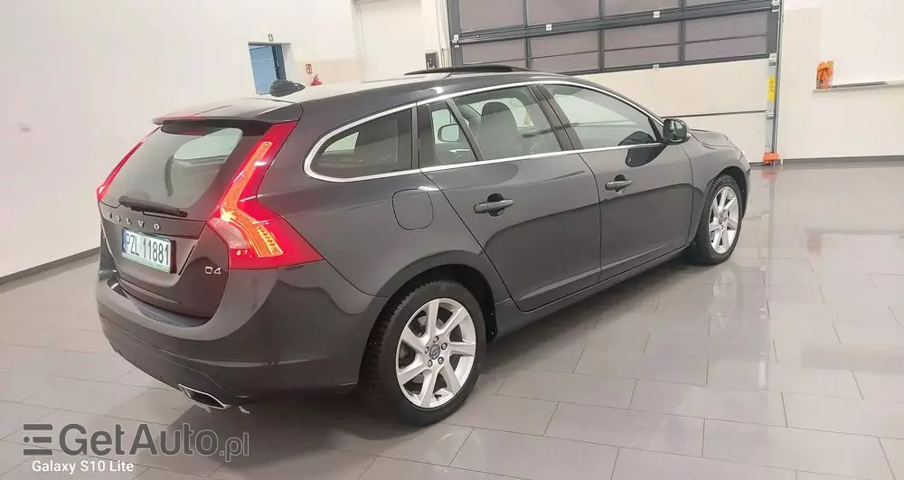 VOLVO V60 D4 Drive-E Summum