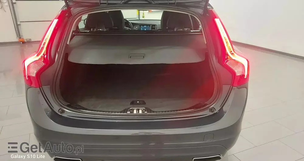 VOLVO V60 D4 Drive-E Summum