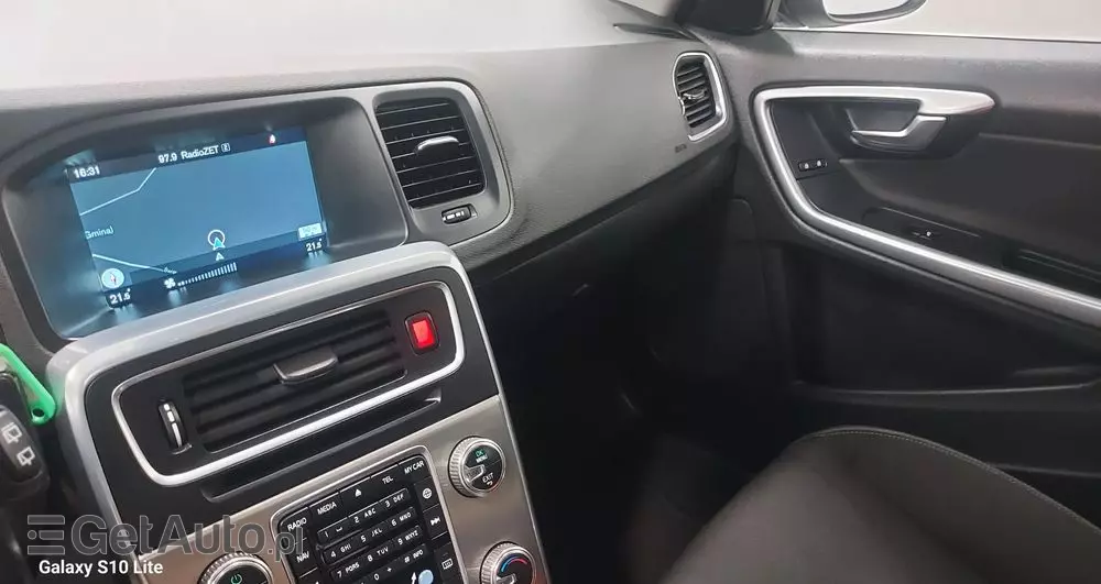 VOLVO V60 D4 Drive-E Summum