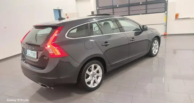 VOLVO V60 D4 Drive-E Summum
