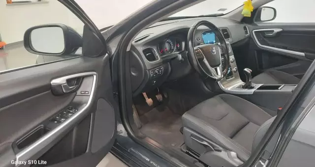 VOLVO V60 D4 Drive-E Summum