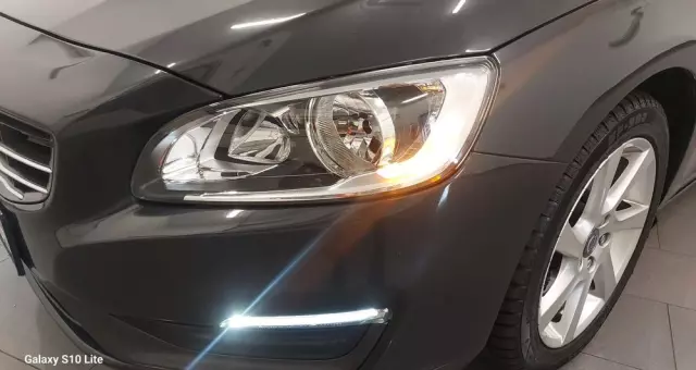 VOLVO V60 D4 Drive-E Summum