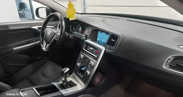 VOLVO V60 D4 Drive-E Summum