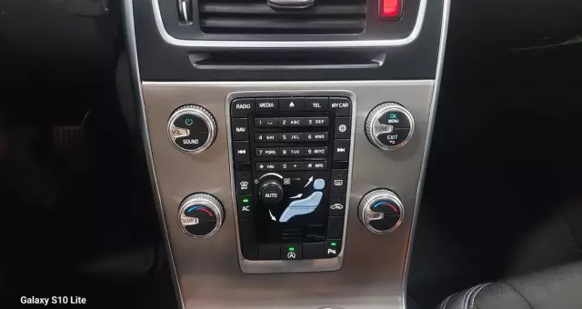 VOLVO V60 D4 Drive-E Summum