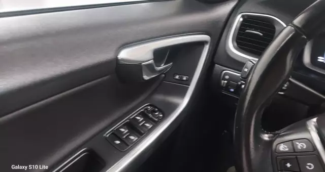 VOLVO V60 D4 Drive-E Summum