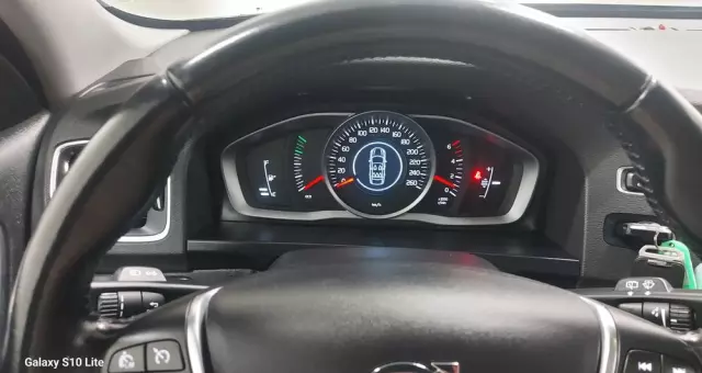 VOLVO V60 D4 Drive-E Summum