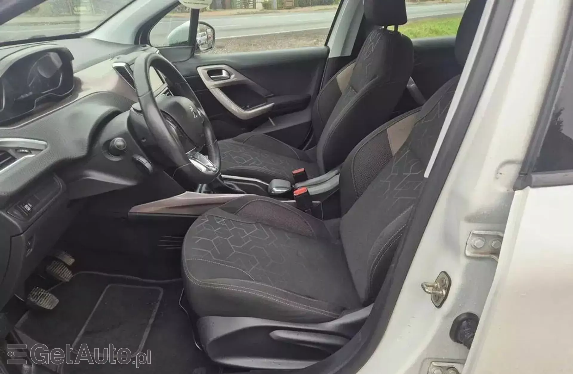 PEUGEOT 2008 1.6 VTi (120 KM)