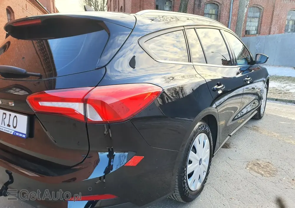 FORD Focus SW Ver-1-5-ecoblue-start--stopp--system-active-design