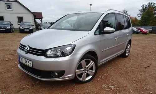 VOLKSWAGEN Touran 
