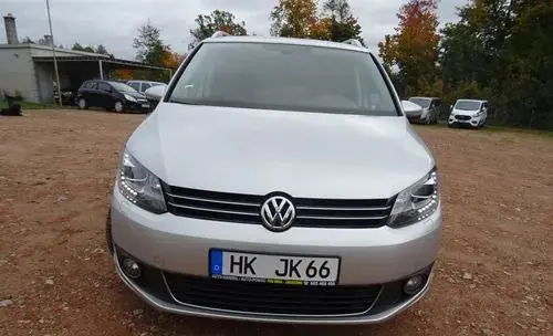 VOLKSWAGEN Touran 