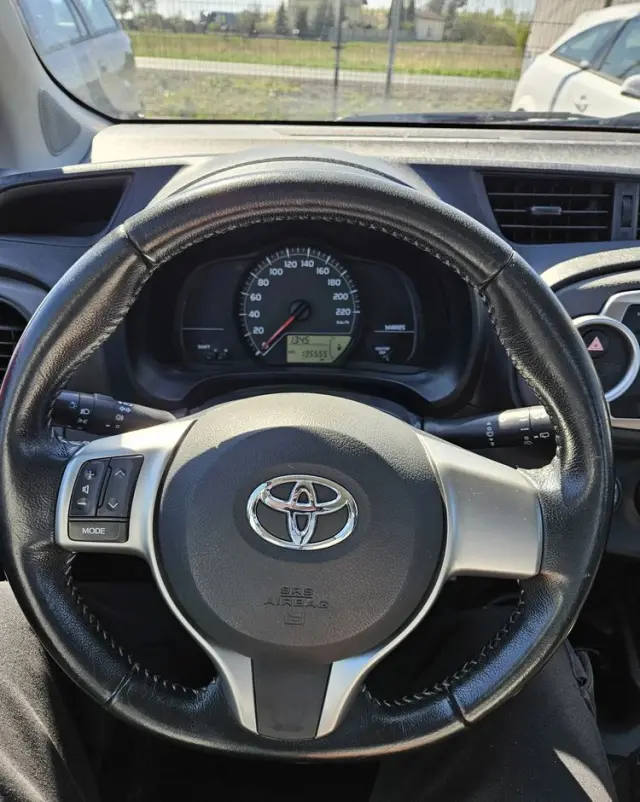 TOYOTA Yaris 1.33 VVT-i Edition