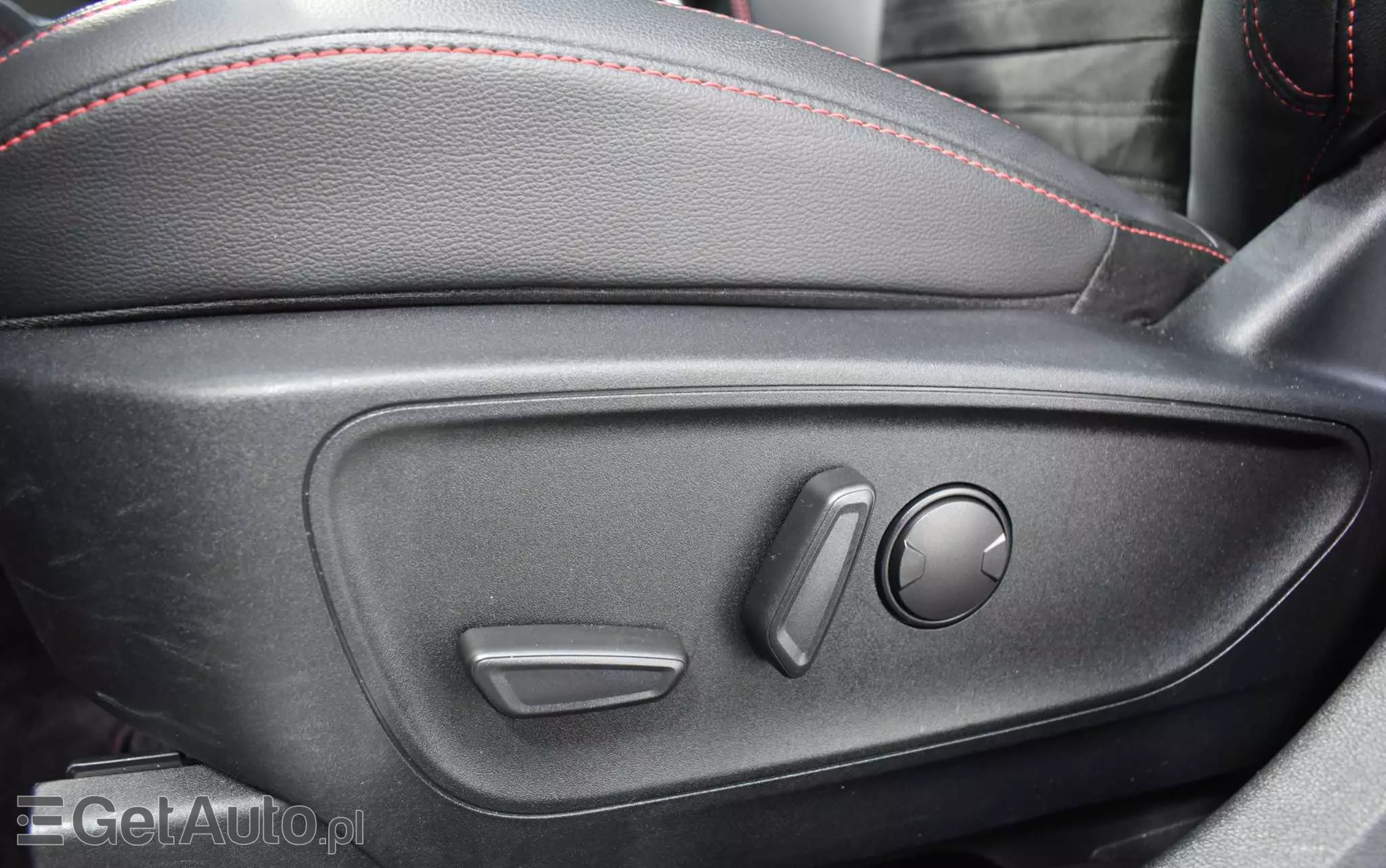 FORD Kuga 2.0 EcoBlue Hybrid ST-LINE