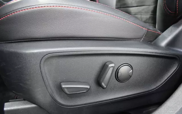 FORD Kuga 2.0 EcoBlue Hybrid ST-LINE