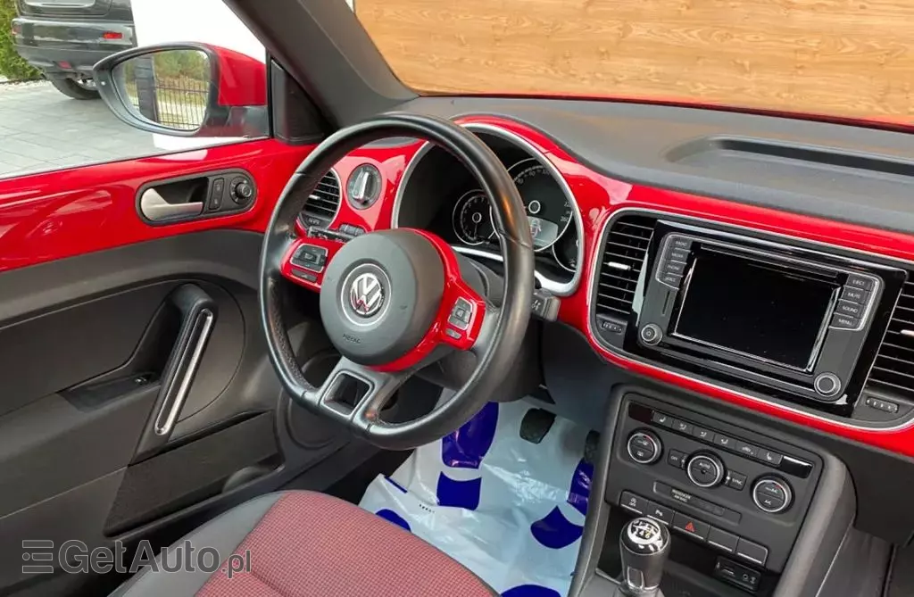 VOLKSWAGEN Beetle 