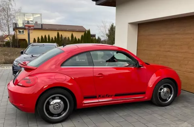 VOLKSWAGEN Beetle 