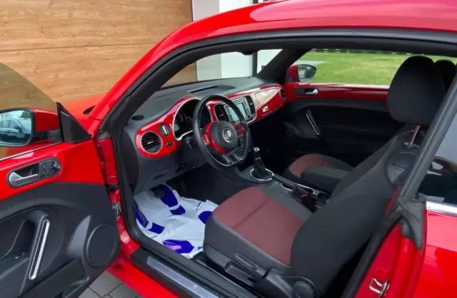 VOLKSWAGEN Beetle 
