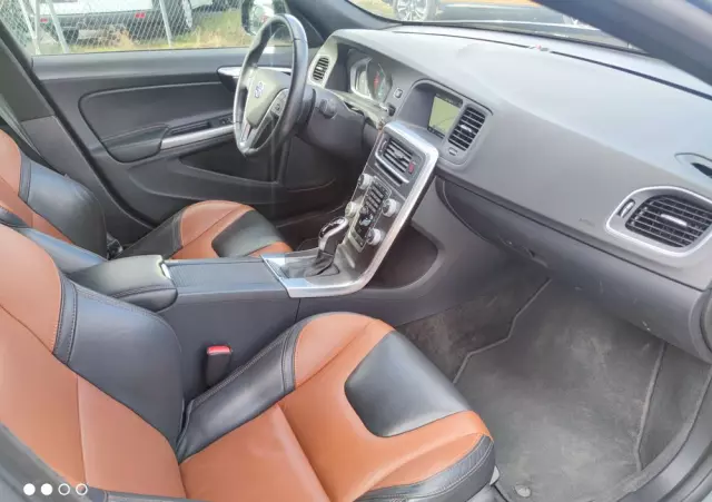 VOLVO S60 Cross Country D4 Geartronic Summum