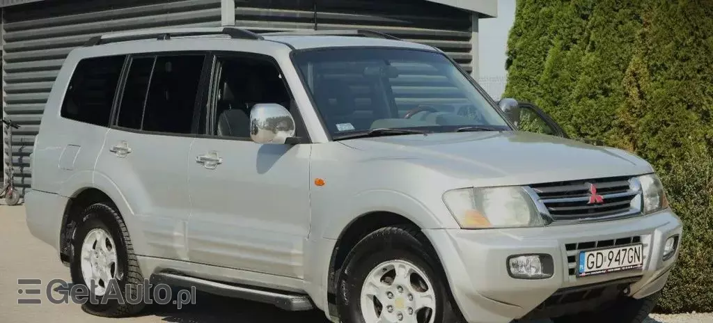 MITSUBISHI Pajero 