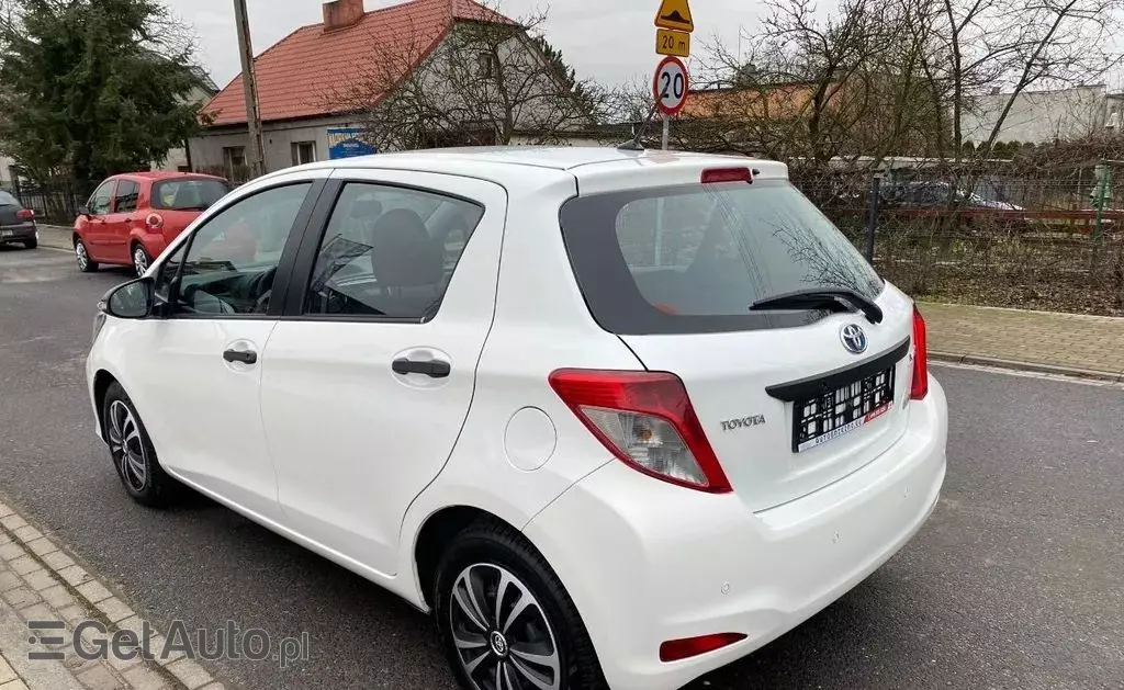 TOYOTA Yaris 