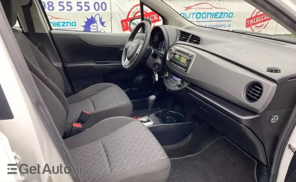TOYOTA Yaris 