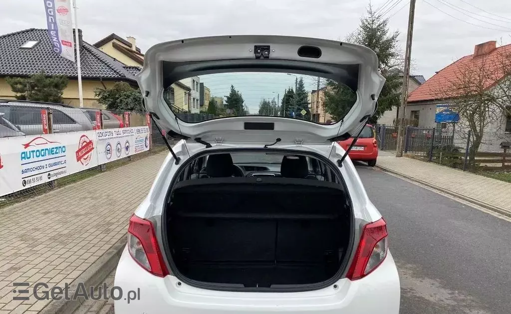 TOYOTA Yaris 