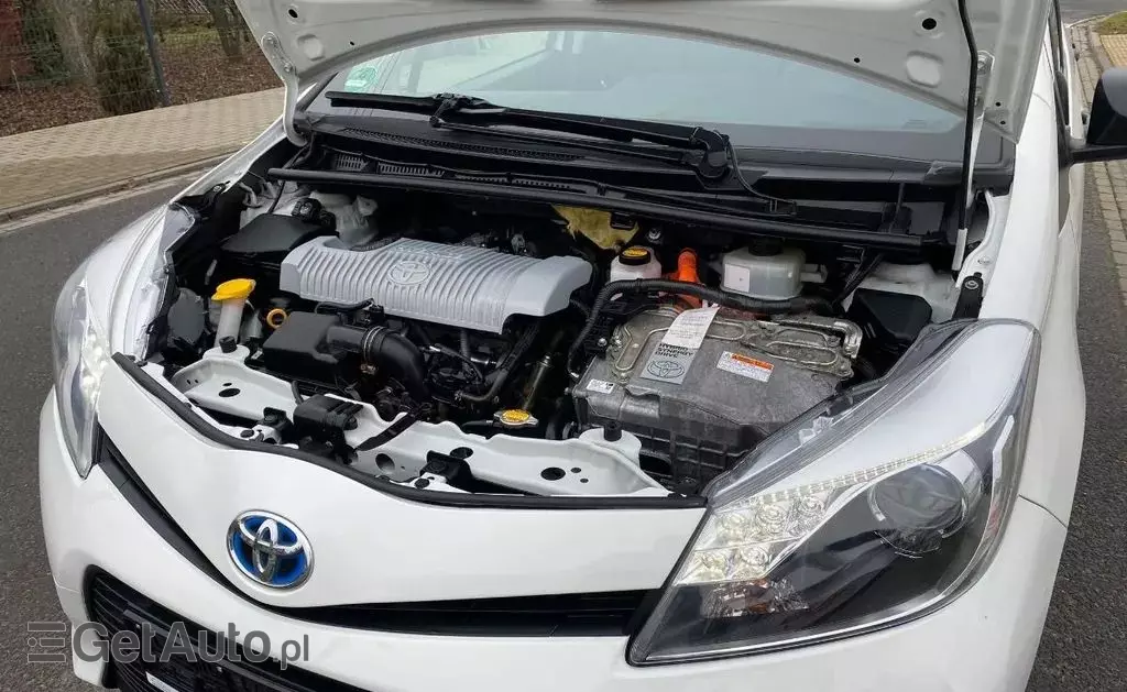 TOYOTA Yaris 