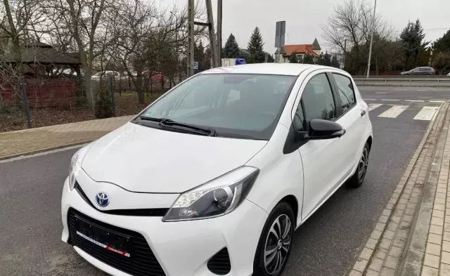TOYOTA Yaris 