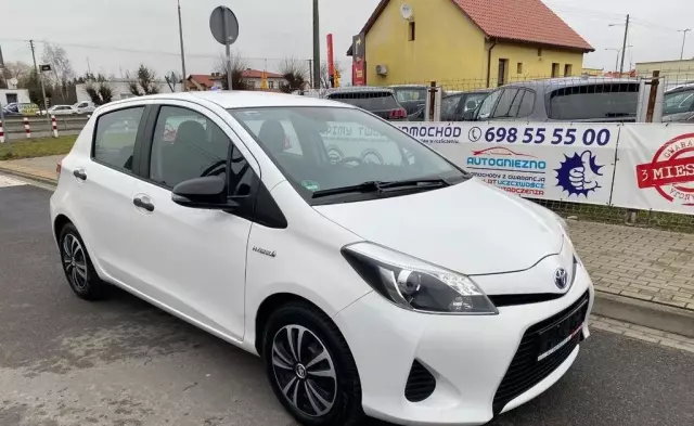 TOYOTA Yaris 