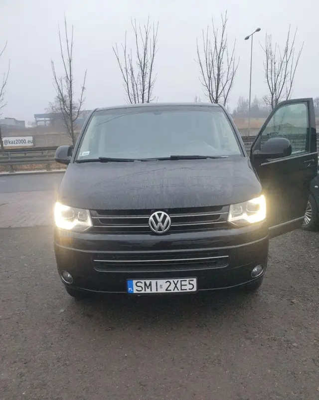 VOLKSWAGEN Multivan 