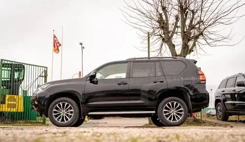 TOYOTA Land Cruiser 