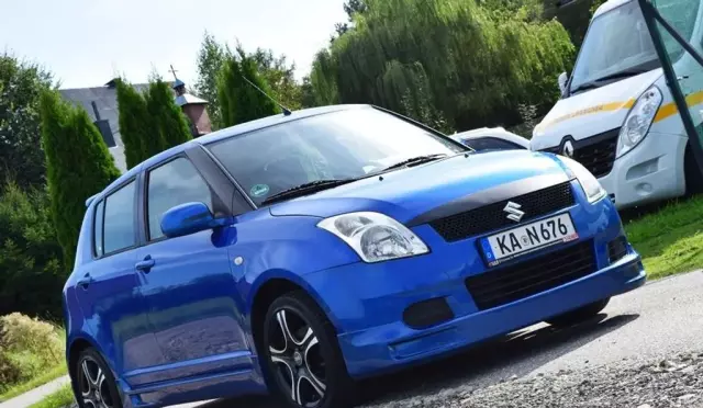 SUZUKI Swift 1.3 i 16V (92 KM)