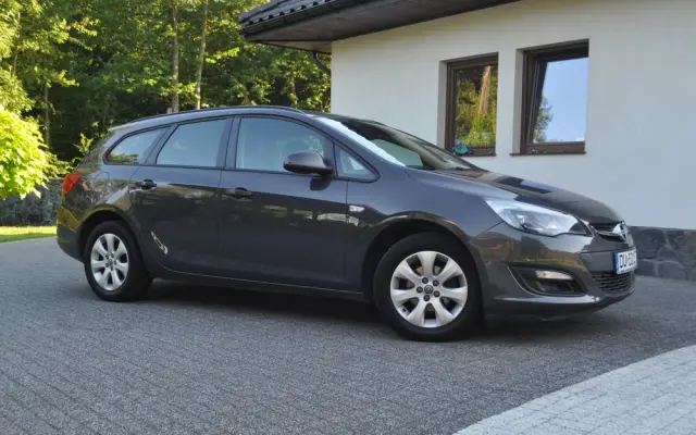 OPEL Astra 1.4 Turbo Edition Sport