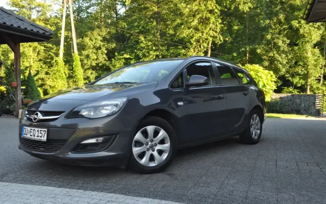 OPEL Astra 1.4 Turbo Edition Sport