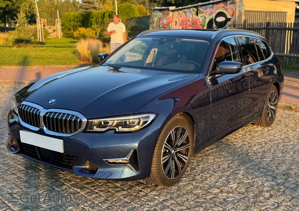 BMW Seria 3 320d Luxury Line sport