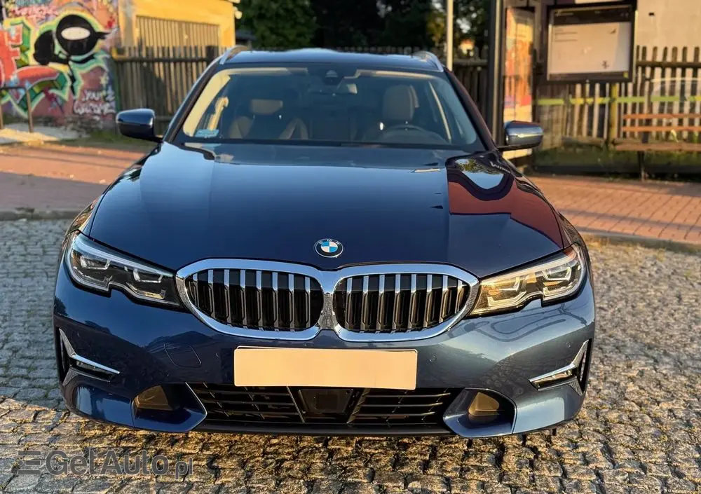 BMW Seria 3 320d Luxury Line sport