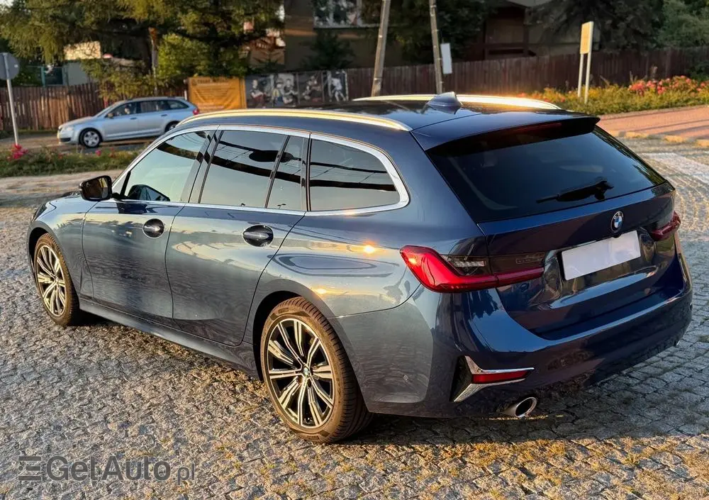 BMW Seria 3 320d Luxury Line sport