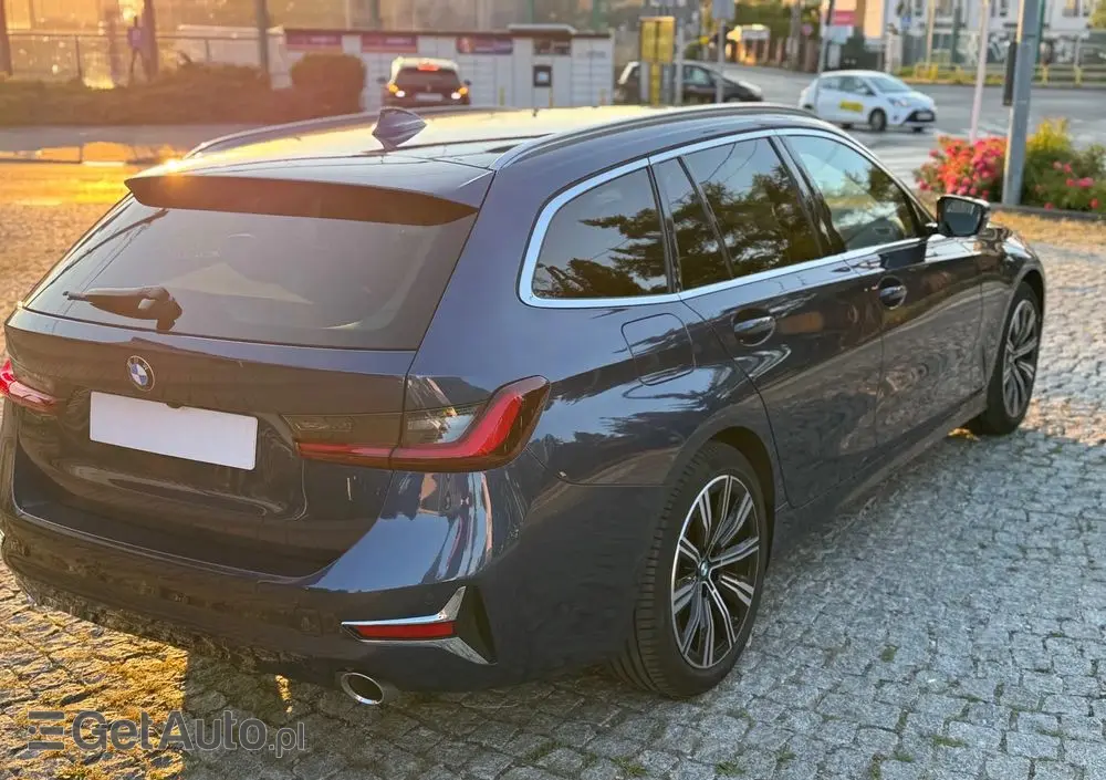 BMW Seria 3 320d Luxury Line sport