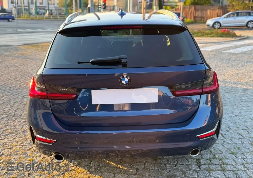 BMW Seria 3 320d Luxury Line sport