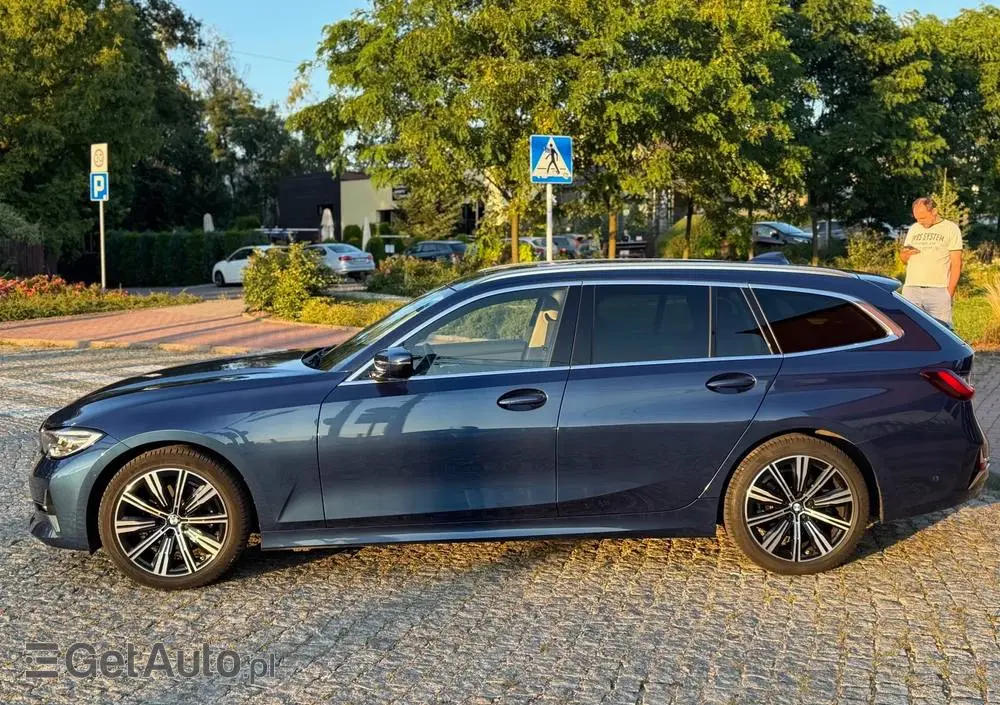 BMW Seria 3 320d Luxury Line sport