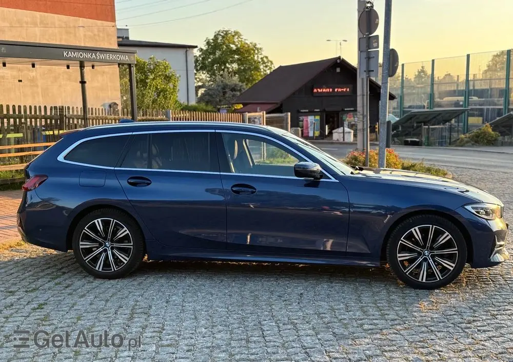 BMW Seria 3 320d Luxury Line sport