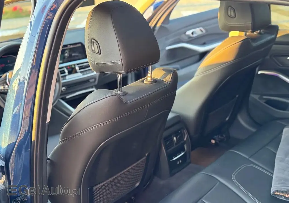 BMW Seria 3 320d Luxury Line sport